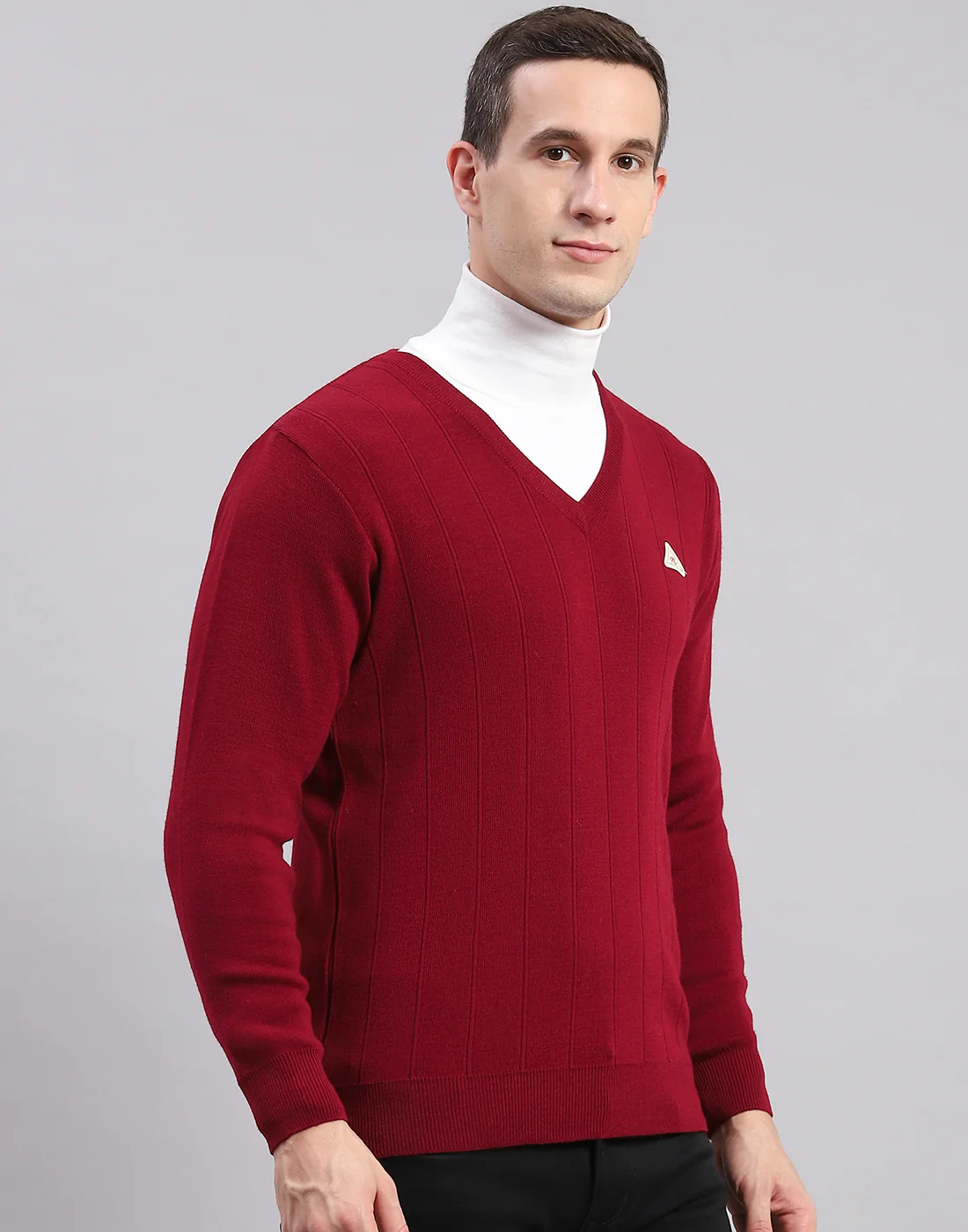 Men Maroon Solid V Neck Full Sleeve Pullover - Image 4