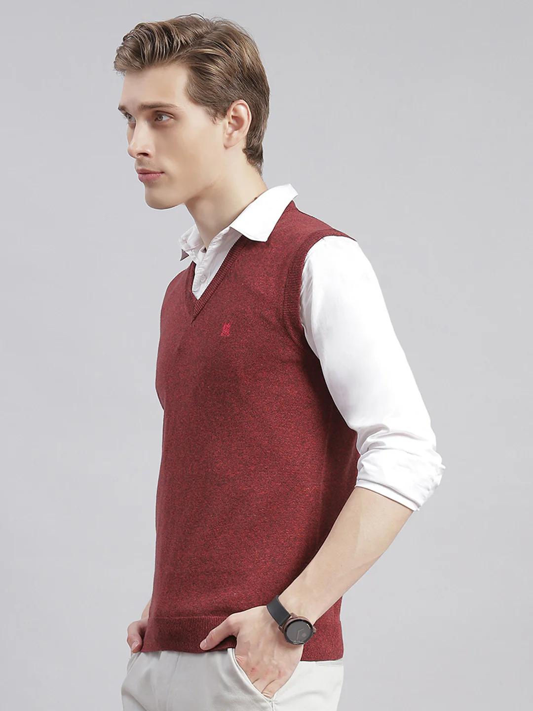 Men Maroon Solid V Neck Sleeveless Sweaters/Pullovers - Image 5
