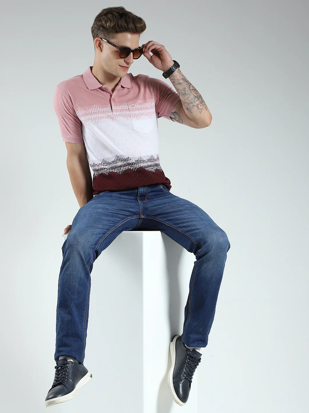 Men Maroon Stripe Collar Half Sleeve T-Shirt - Image 2