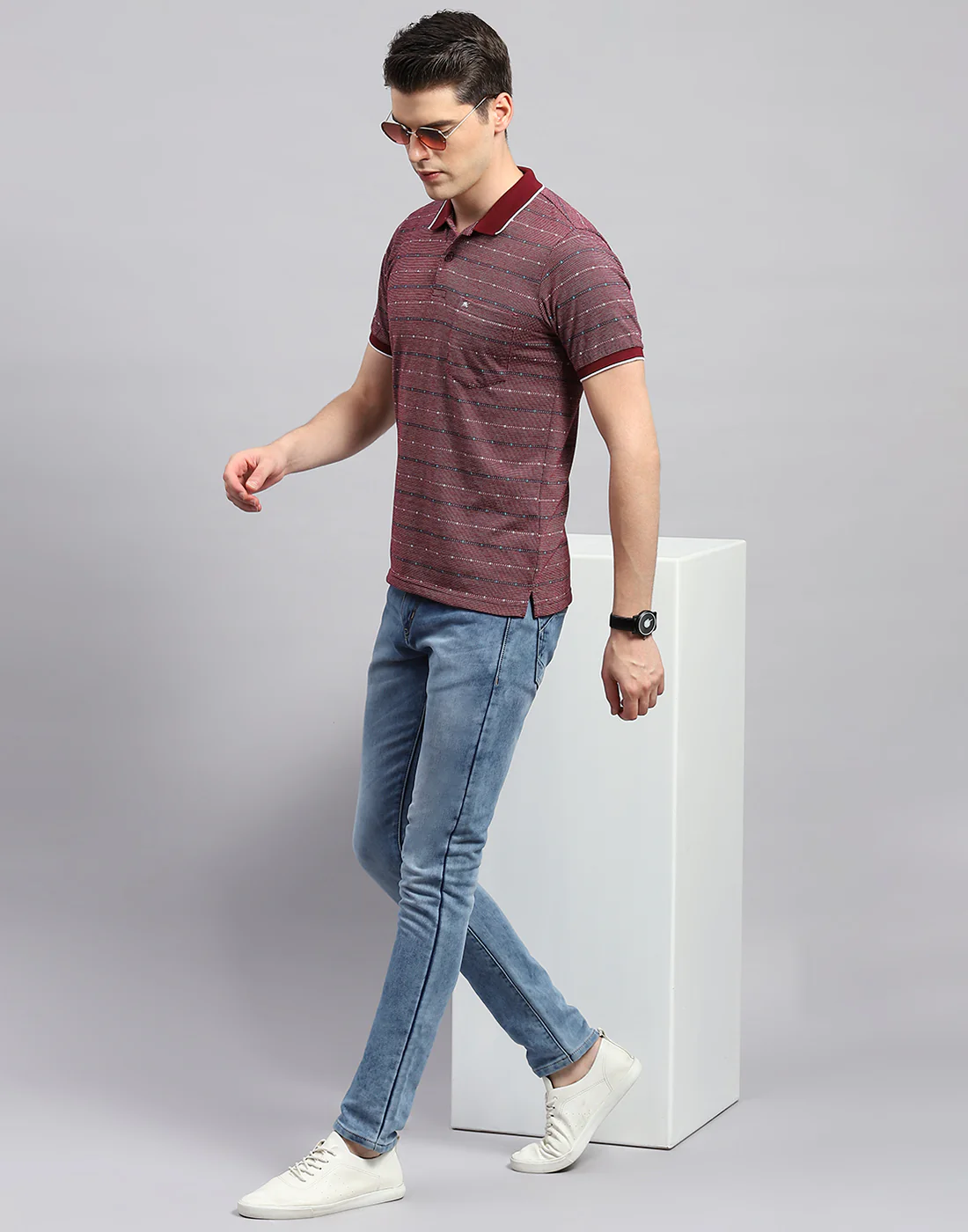Men Maroon Stripe Collar Neck Half Sleeve T-Shirt - Image 2