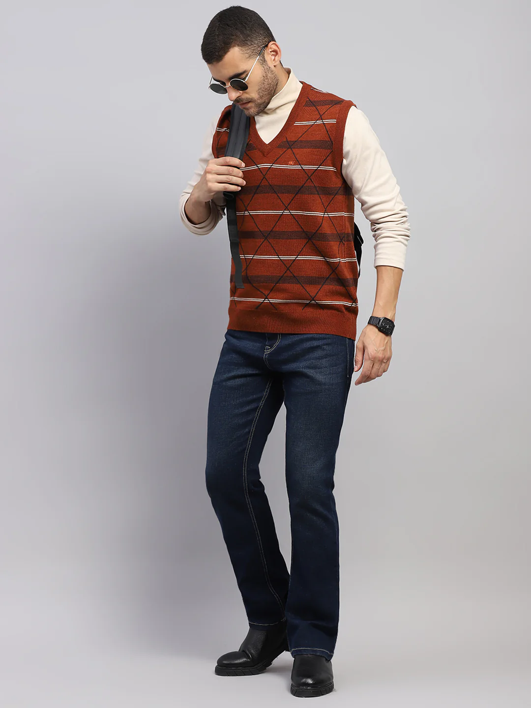 Men Multicolor Printed V Neck Sleeveless Sweater - Image 2