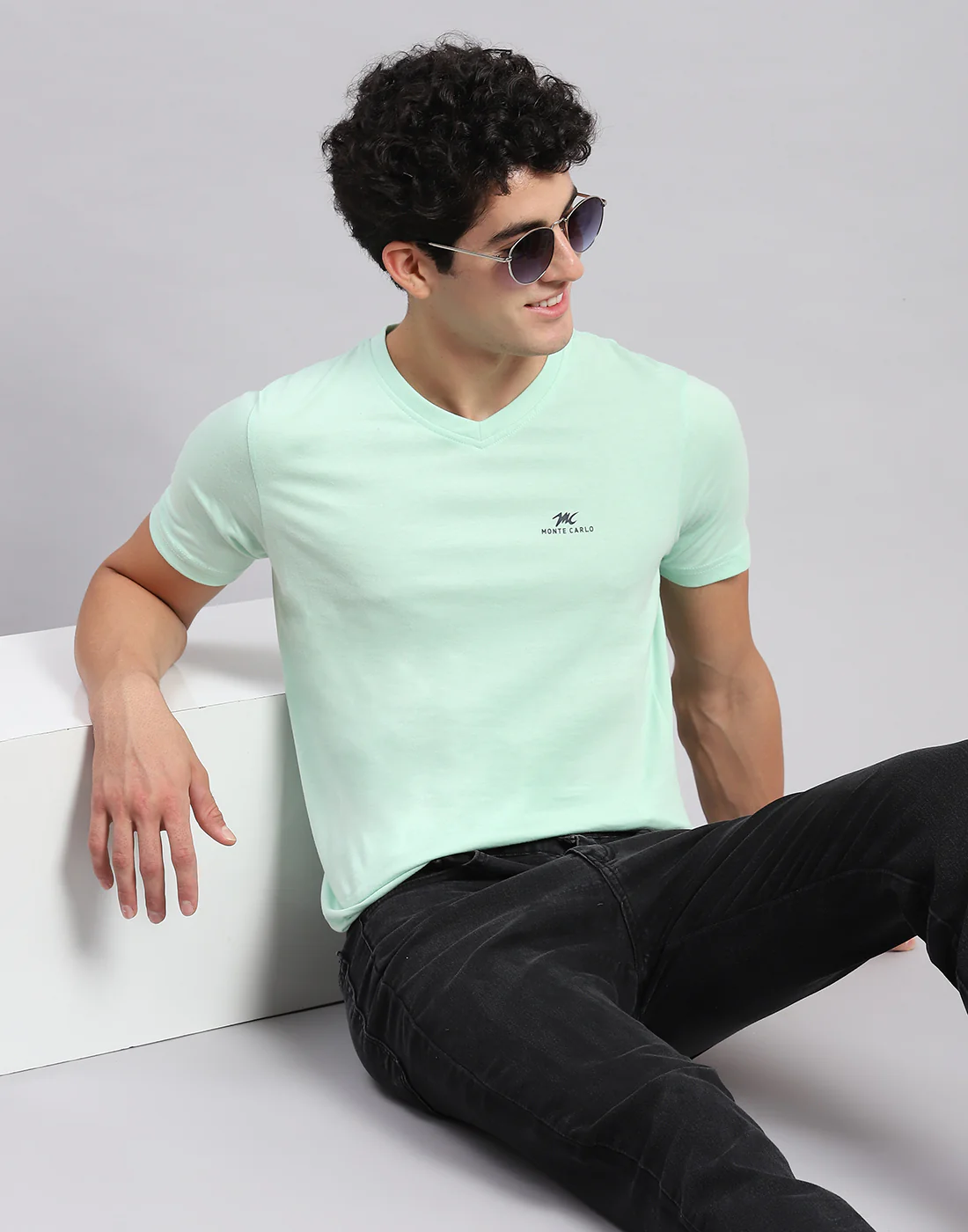 Men Multicolor Solid V Neck Half Sleeve T-Shirts - Image 2
