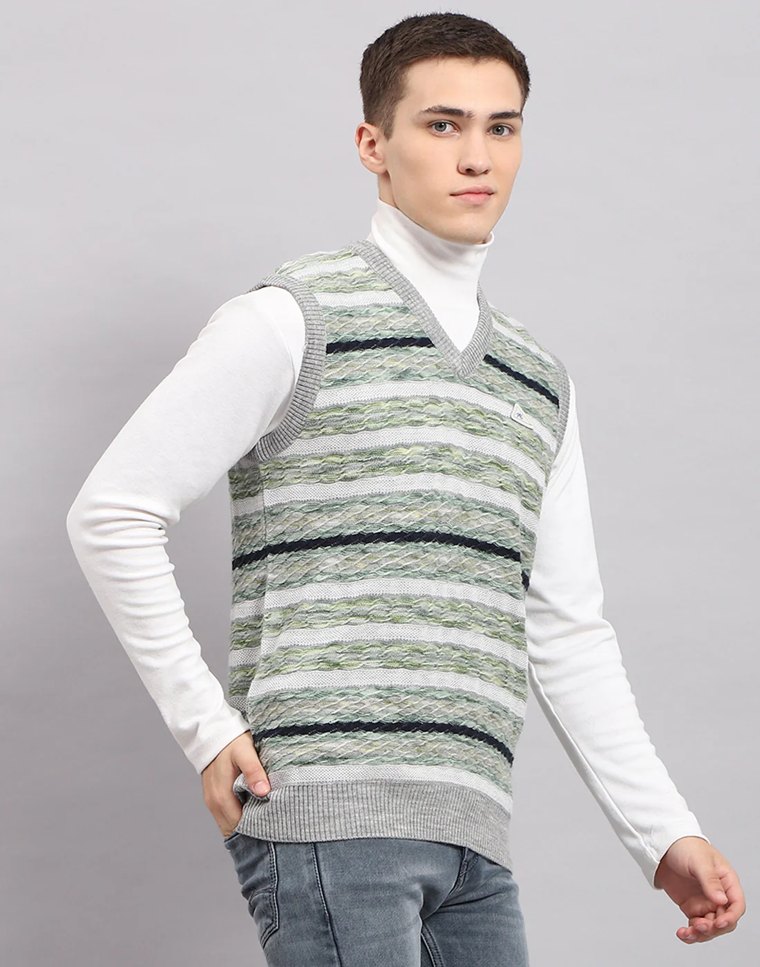 Men Multicolor Stripe V Neck Sleeveless Sweater - Image 4