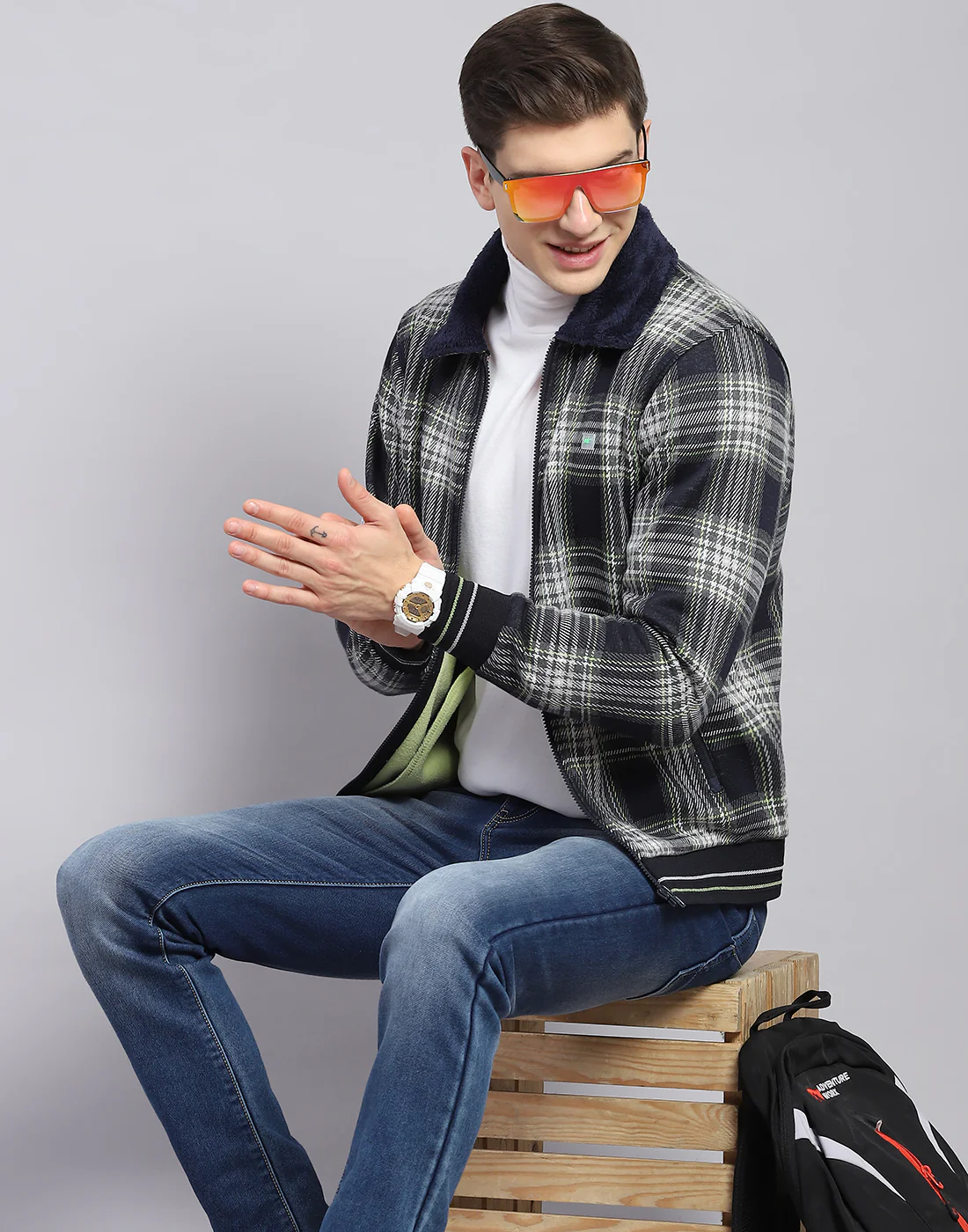 Men Navy Blue Check Collar Full Sleeve Sweatshirt - Image 2