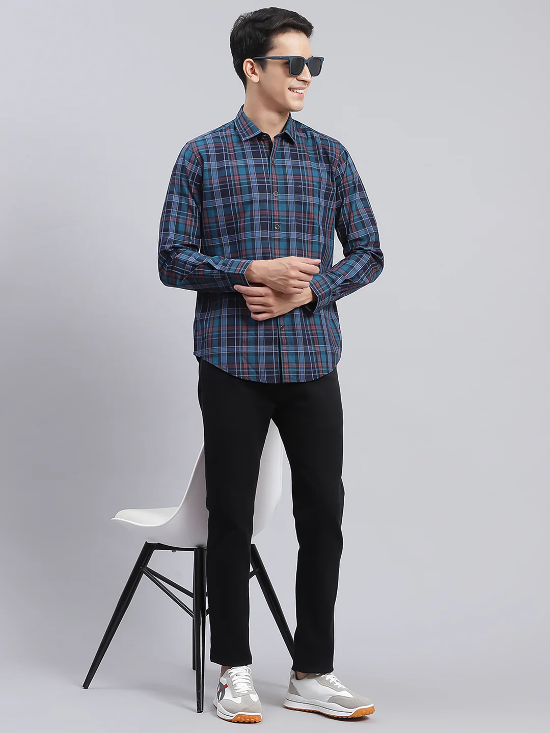 Men Navy Blue Check Pure Cotton Shirt - Image 5