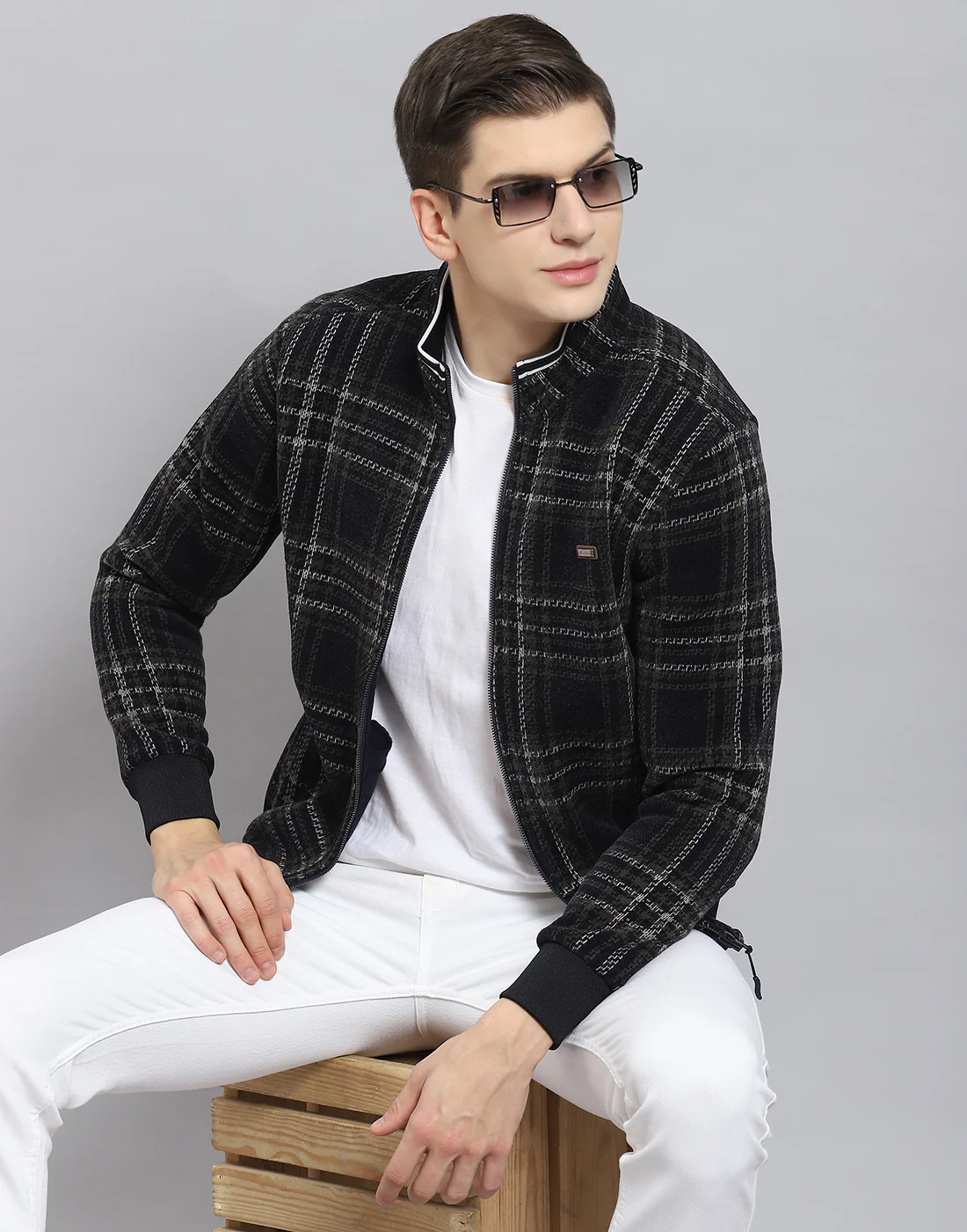 Men Navy Blue Check Stand Collar Full Sleeve Sweatshirt - Image 5