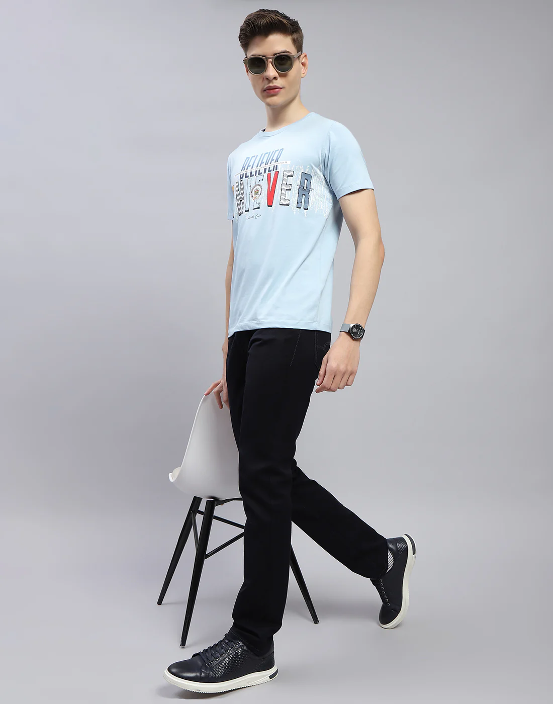 Men Navy Blue Light Wash Straight Fit Denim - Image 2