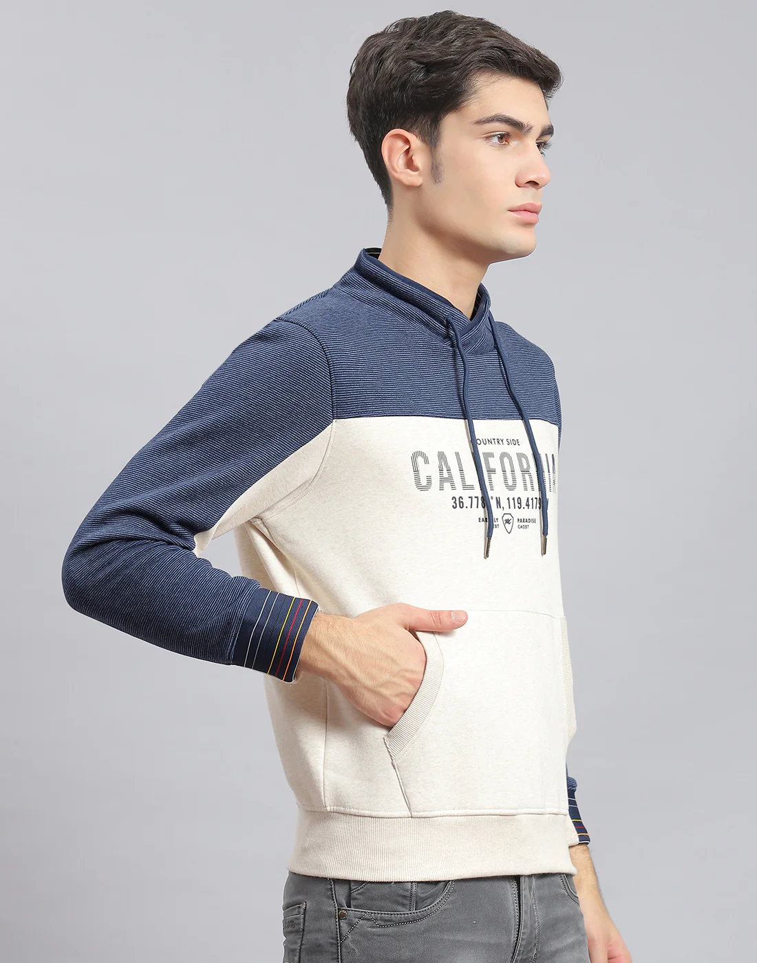 Men Navy Blue Printed F Neck Full Sleeve Sweatshirt - Image 4