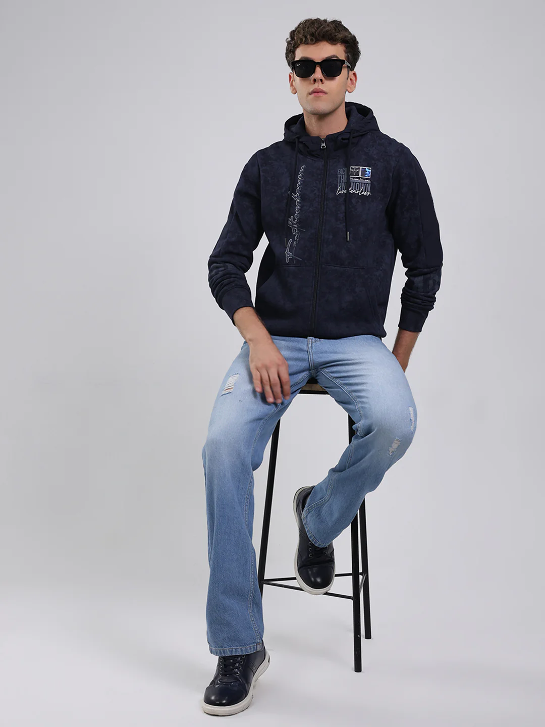 Men Navy Blue Printed Hooded Full Sleeve Sweatshirt - Image 2
