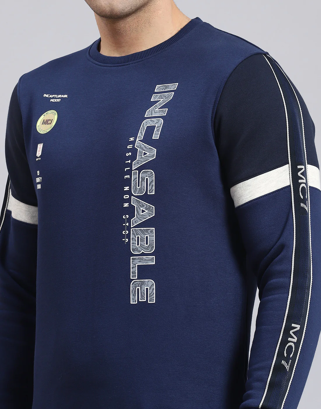 Men Navy Blue Printed Round Neck Full Sleeve Sweatshirt - Image 8