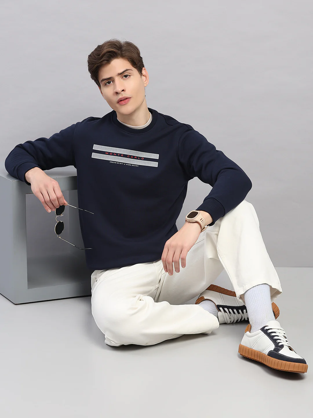 Men Navy Blue Printed Round Neck Full Sleeve Sweatshirt - Image 2