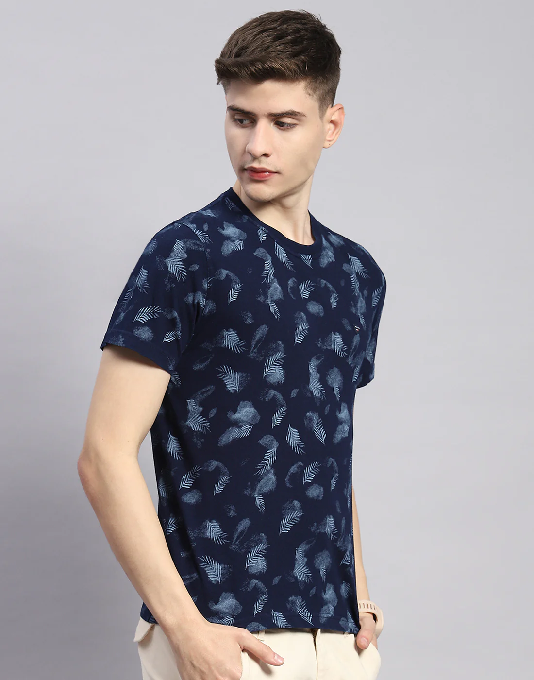 Men Navy Blue Printed Round Neck Half Sleeve T-Shirt - Image 4