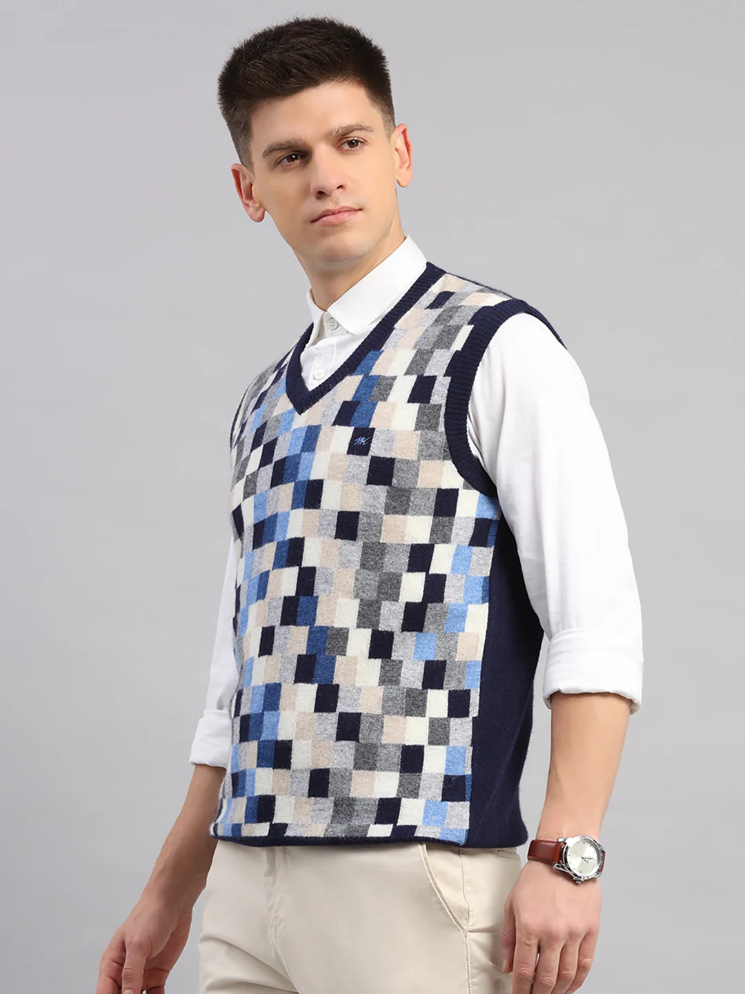 Men Navy Blue Printed V Neck Sleeveless Sweater - Image 3