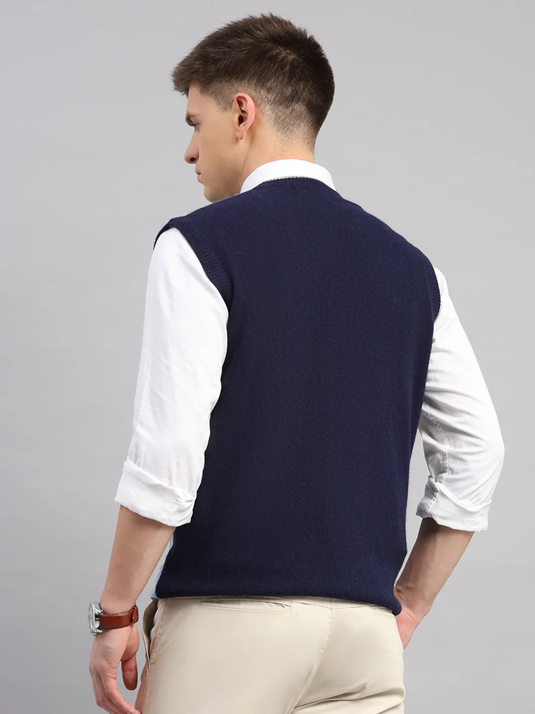 Men Navy Blue Printed V Neck Sleeveless Sweater - Image 5