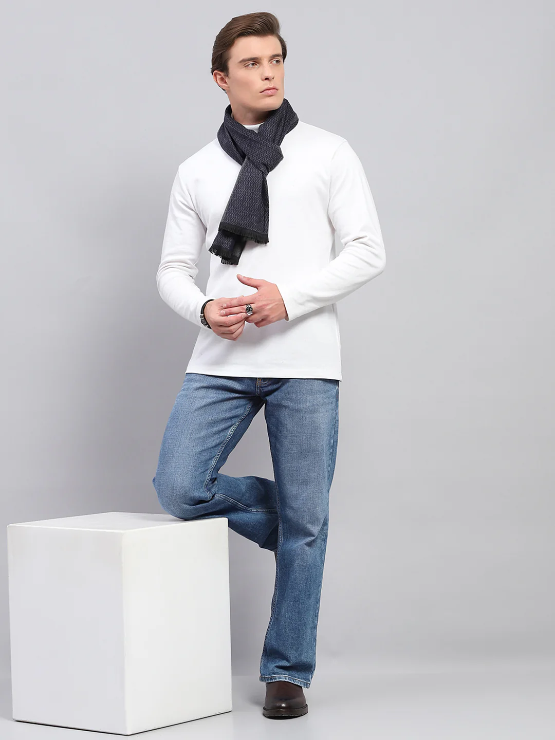 Men Navy Blue Self Design Muffler - Image 2