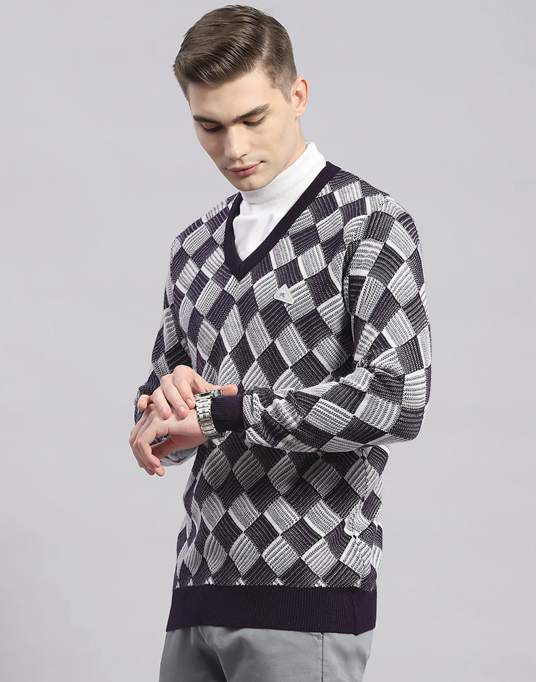 Men Navy Blue Self Design V Neck Full Sleeve Pullover - Image 4