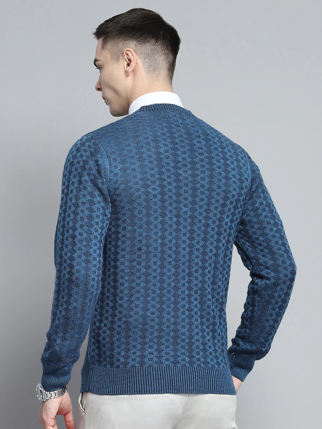 Men Navy Blue Self Design V Neck Full Sleeve Pullover - Image 5
