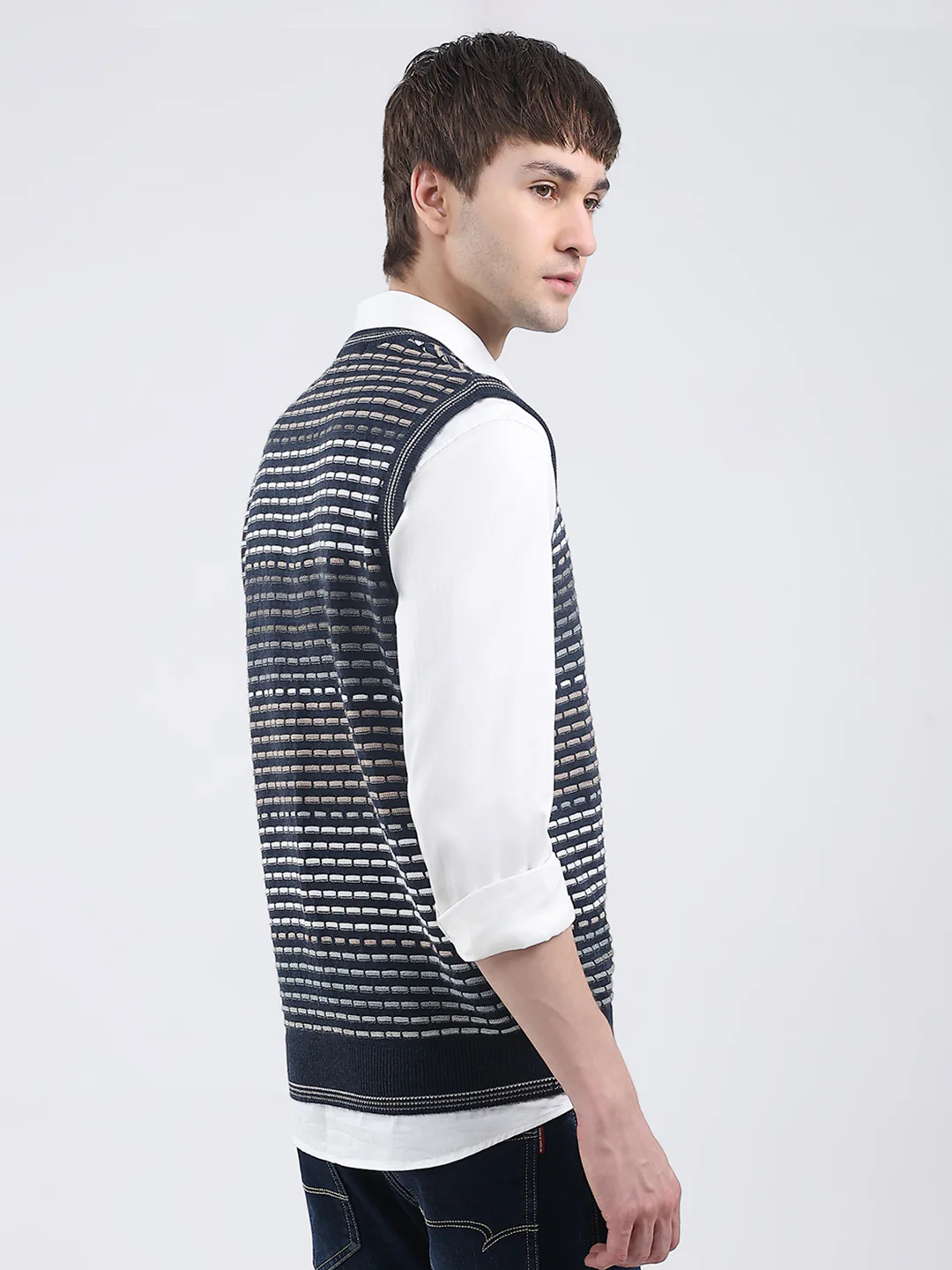 Men Navy Blue Self Design V Neck Sleeveless Sweater - Image 5