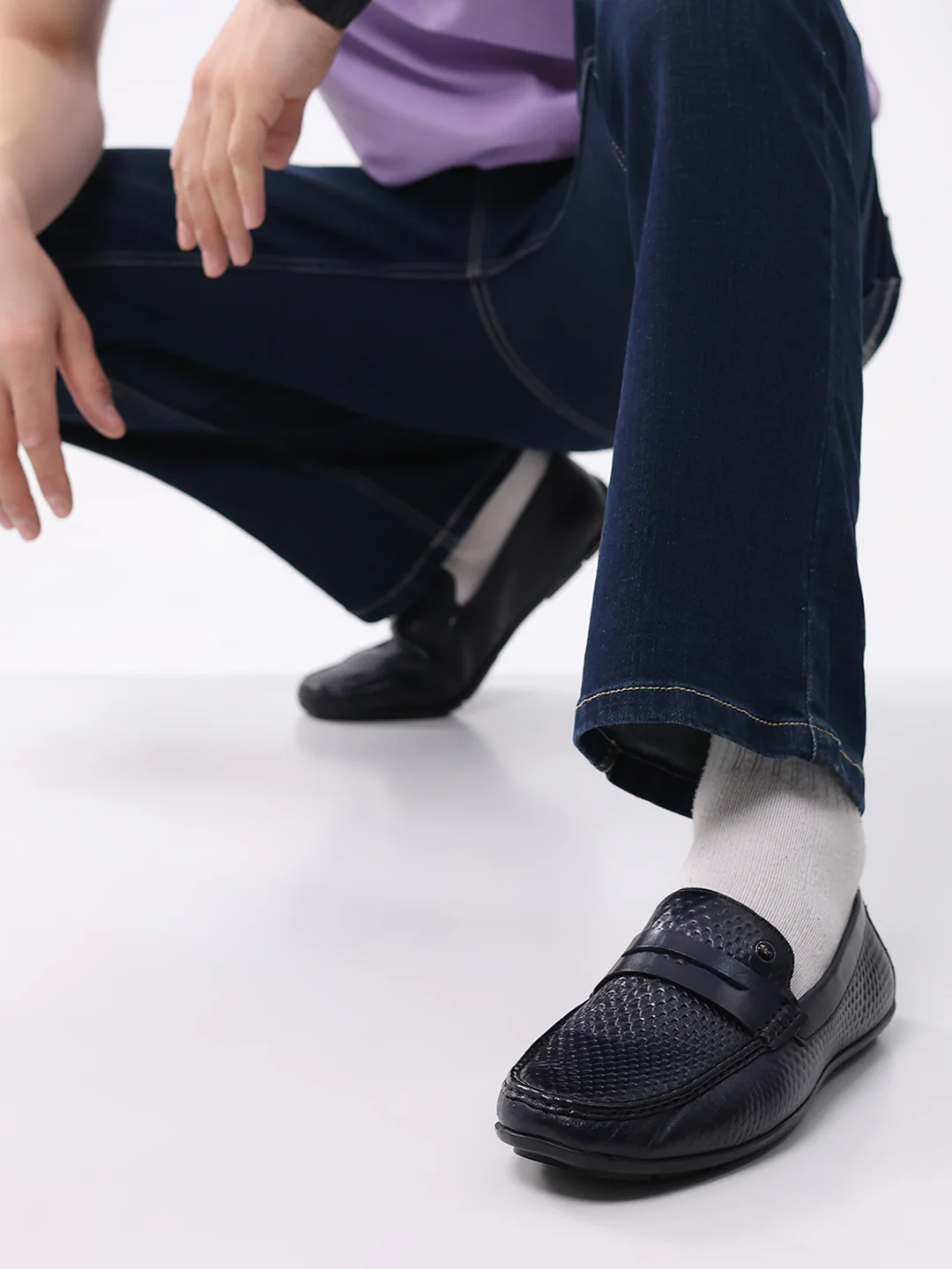 Men Navy Blue Comfortable Slip on Leather Loafers - Image 10