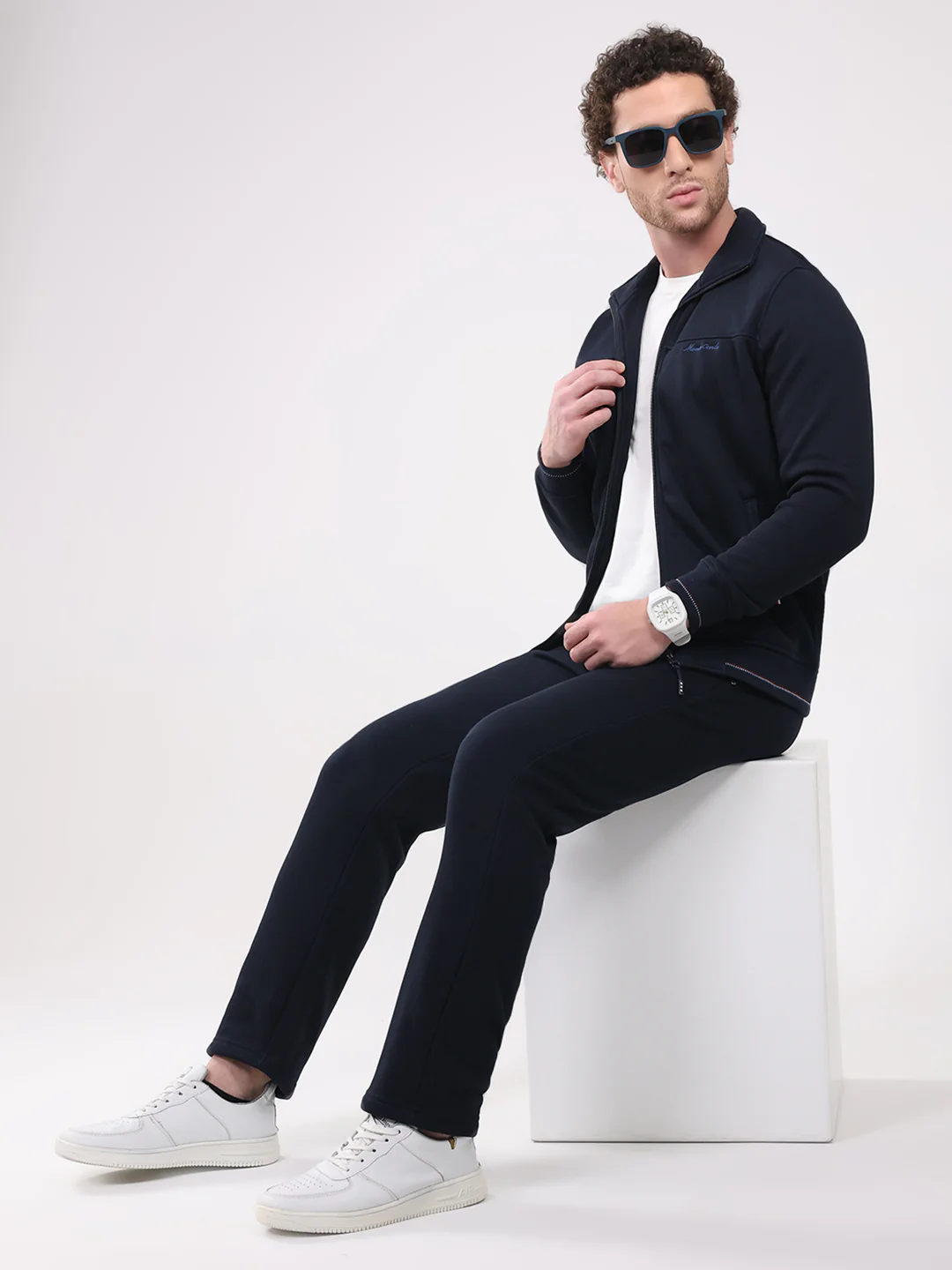 Men Navy Blue Solid Collar Full Sleeve Winter Tracksuit - Image 2