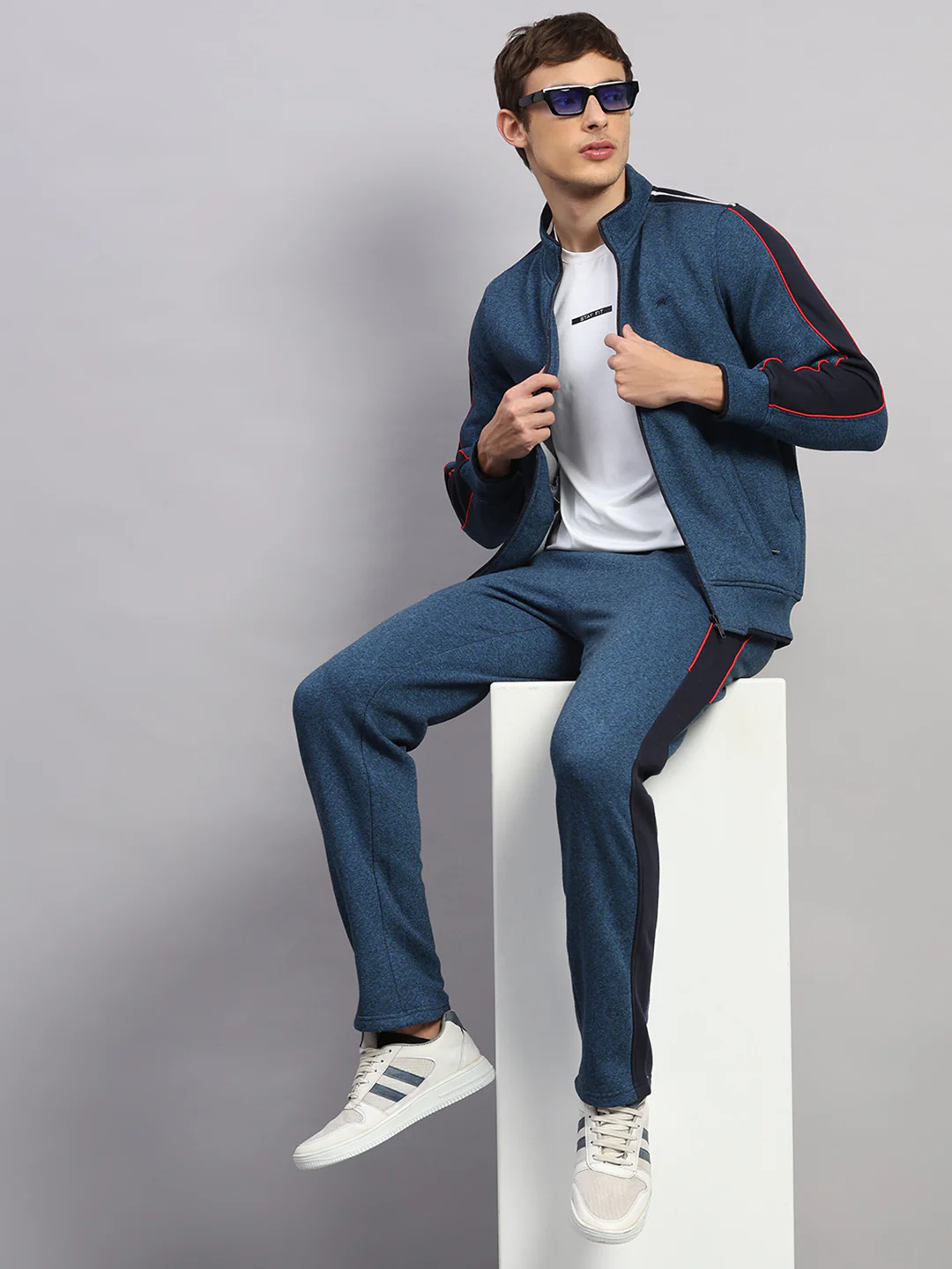 Men Navy Blue Solid Collar Full Sleeve Winter Tracksuit - Image 2