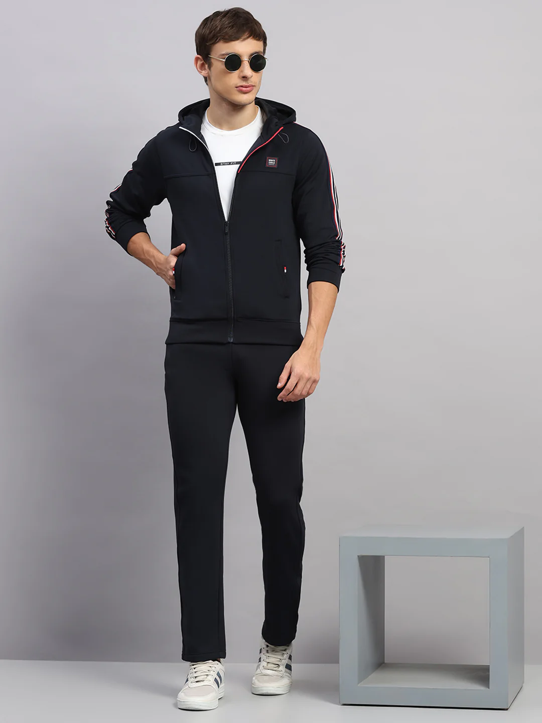 Men Navy Blue Solid Collar Full Sleeve Winter Tracksuit - Image 2