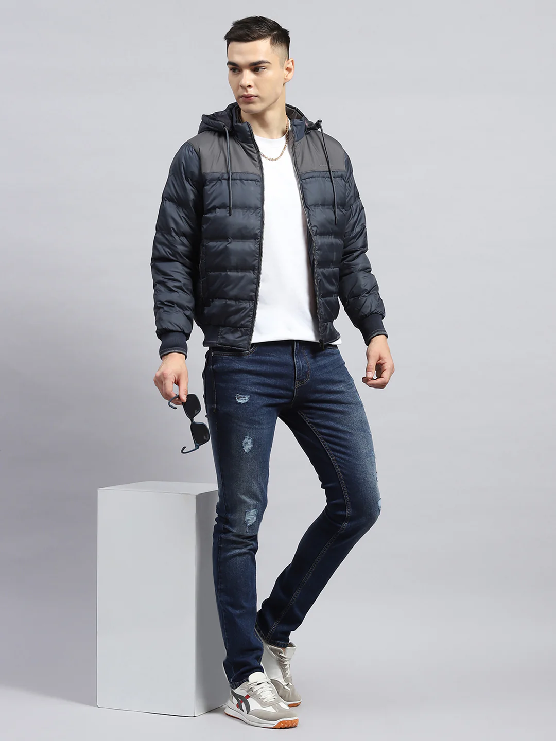 Men Navy Blue Solid Detachable Hood Full Sleeve Jacket - Image 2