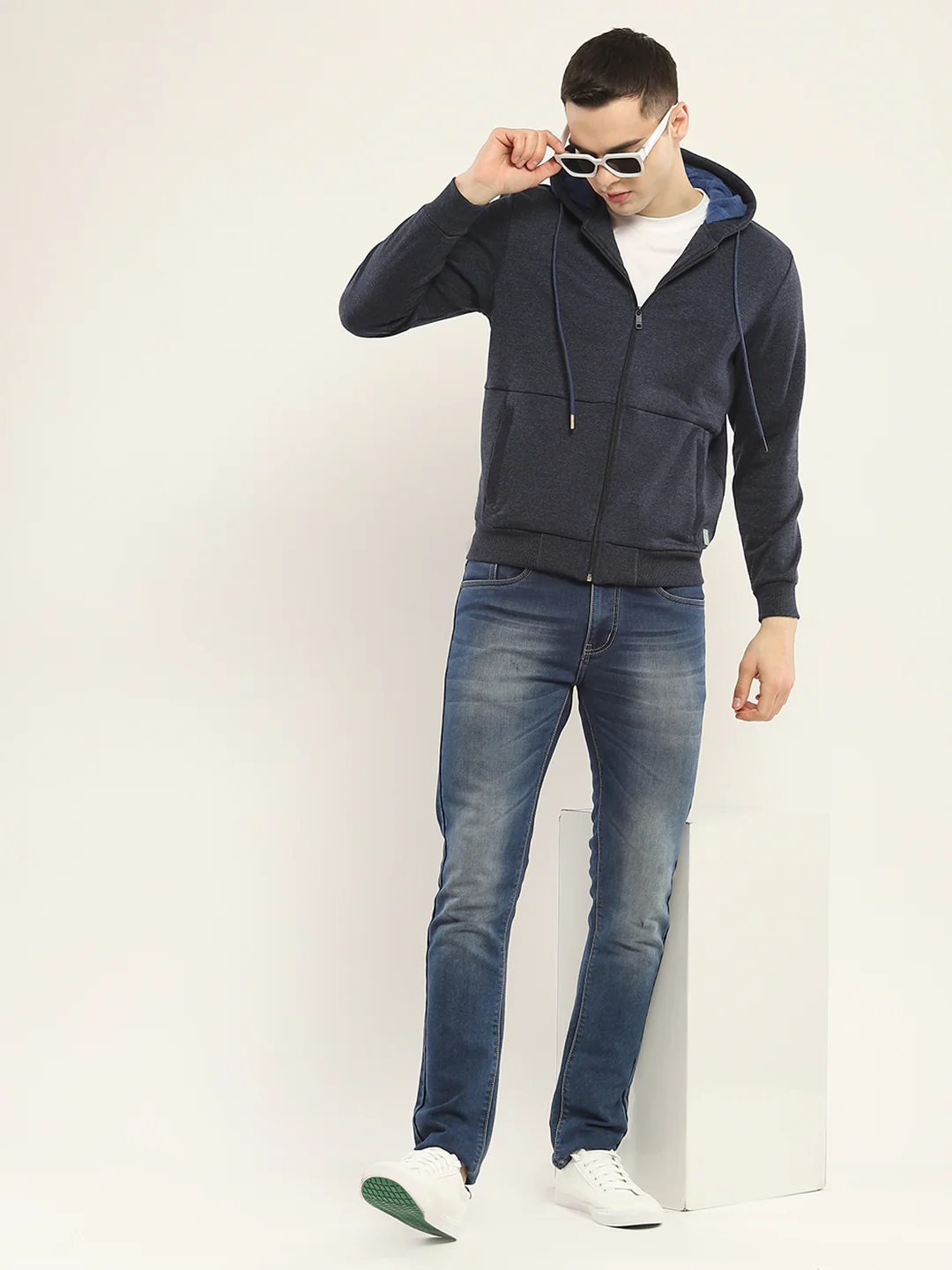 Men Navy Blue Solid Hooded Full Sleeve Sweatshirt - Image 2