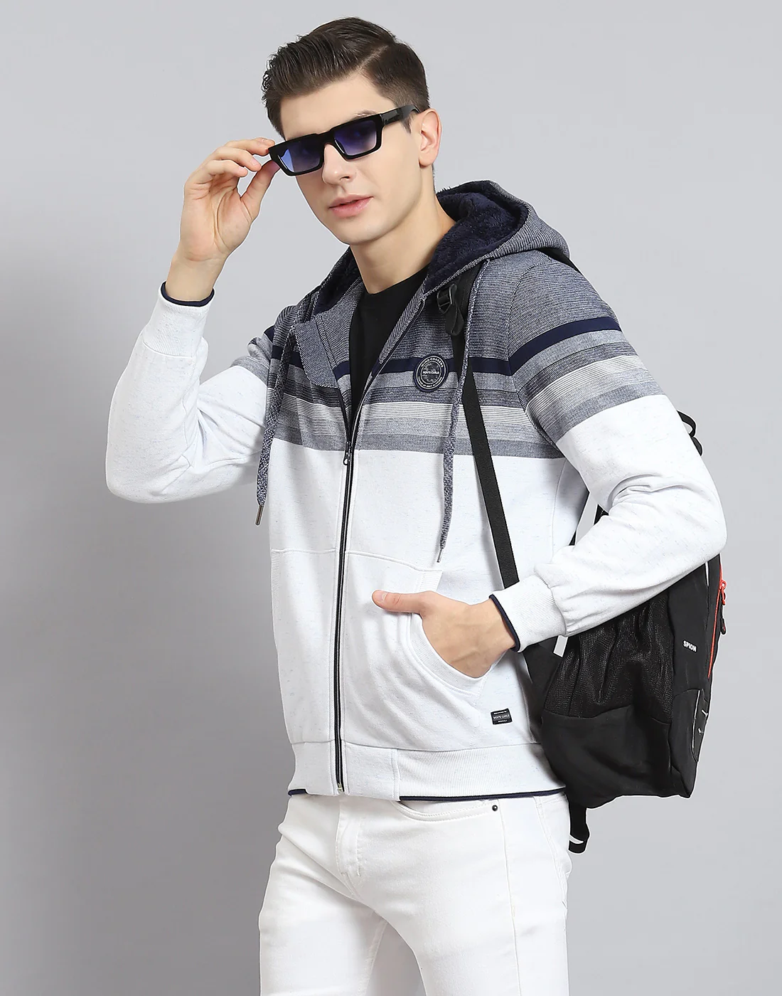 Men Navy Blue Solid Hooded Full Sleeve Sweatshirt - Image 2