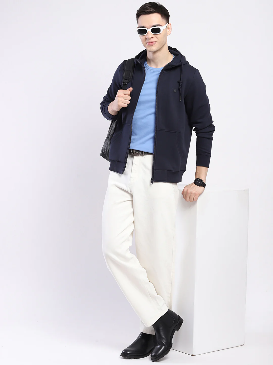 Men Navy Blue Solid Hooded Full Sleeve Sweatshirt - Image 2