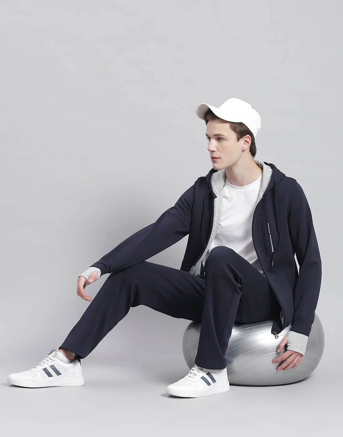 Men Navy Blue Solid Hooded Full Sleeve Tracksuit - Image 2