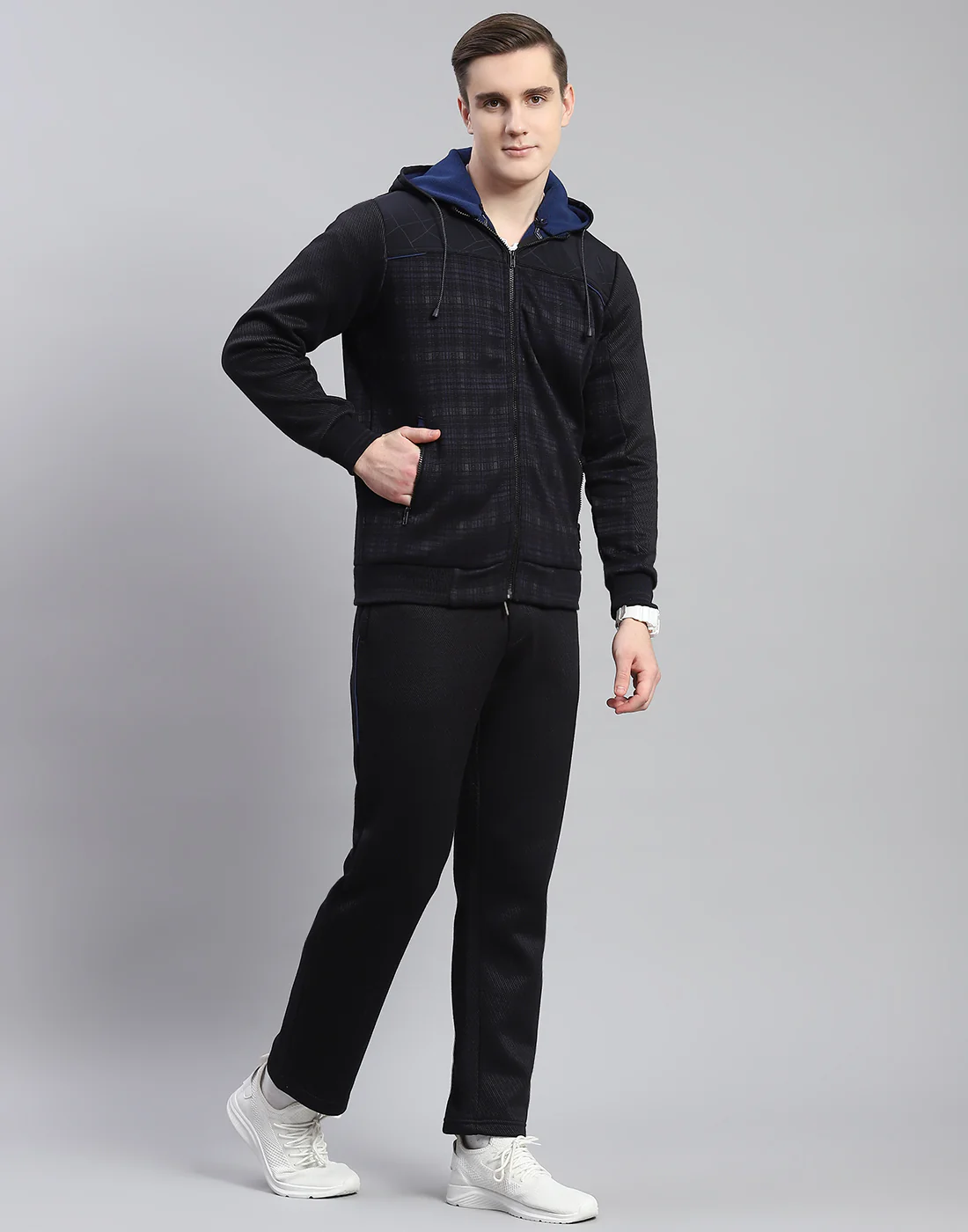 Men Navy Blue Solid Hooded Full Sleeve Tracksuit - Image 4