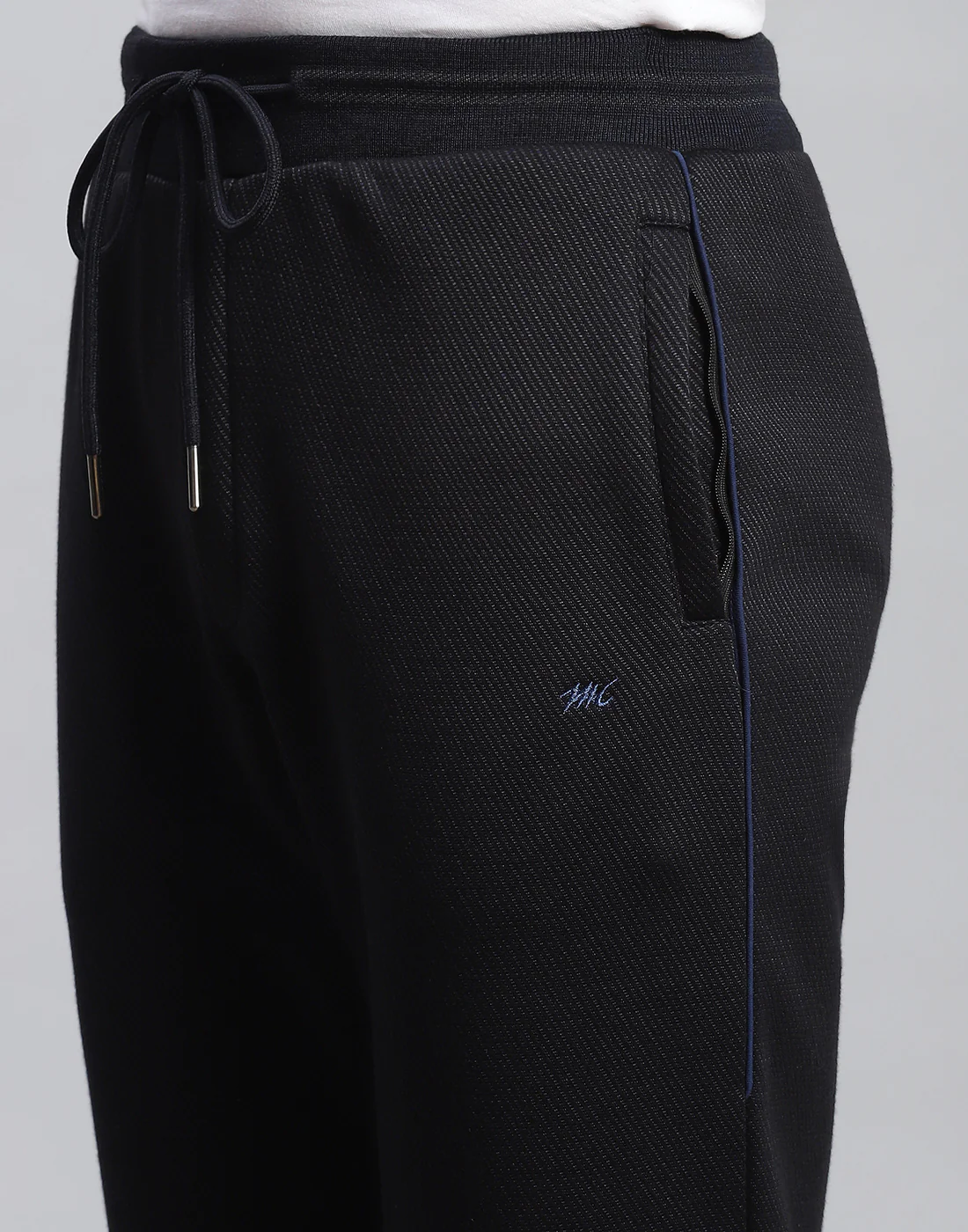Men Navy Blue Solid Hooded Full Sleeve Tracksuit - Image 8