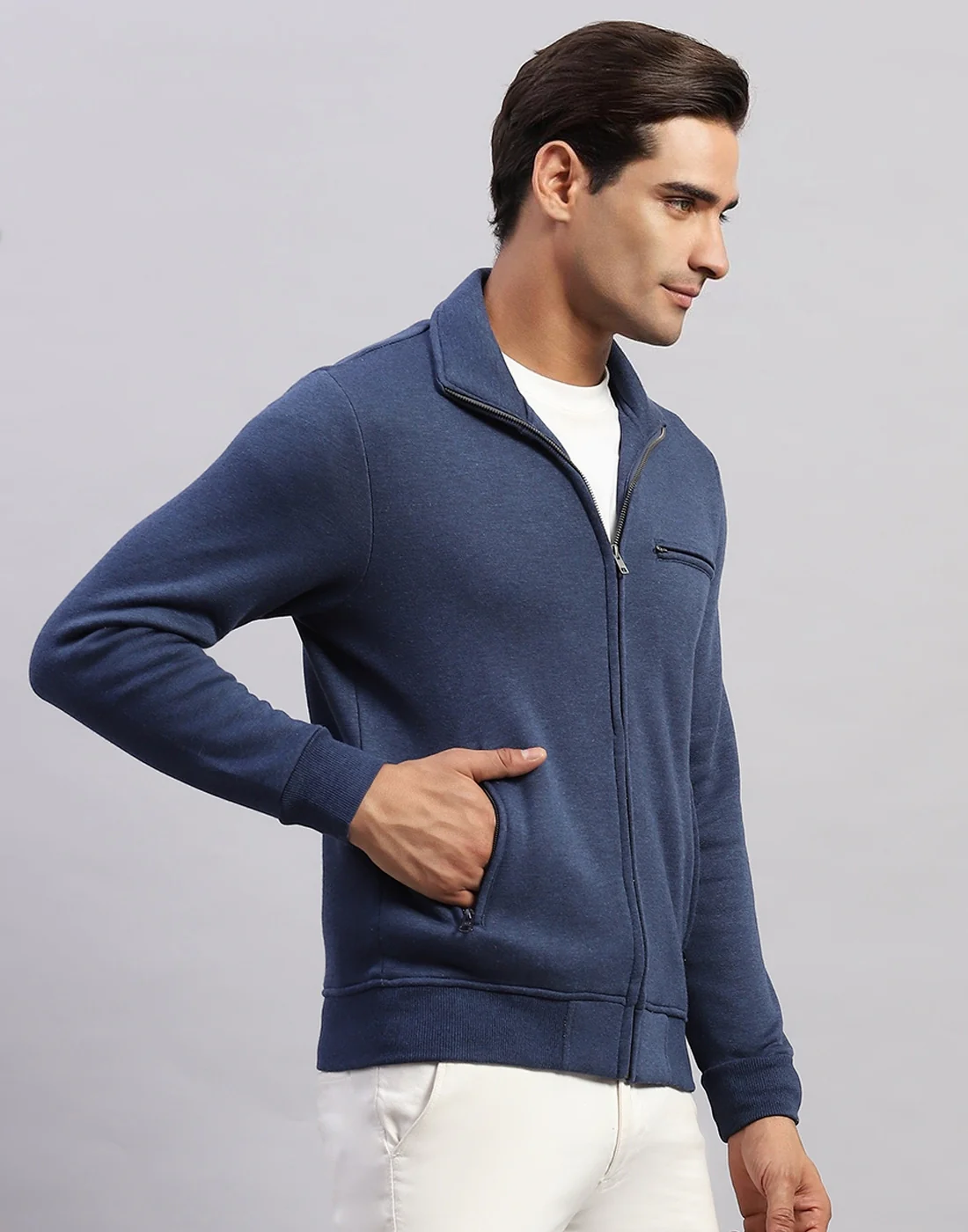 Men Navy Blue Solid Mock Neck Full Sleeve Sweatshirt - Image 4