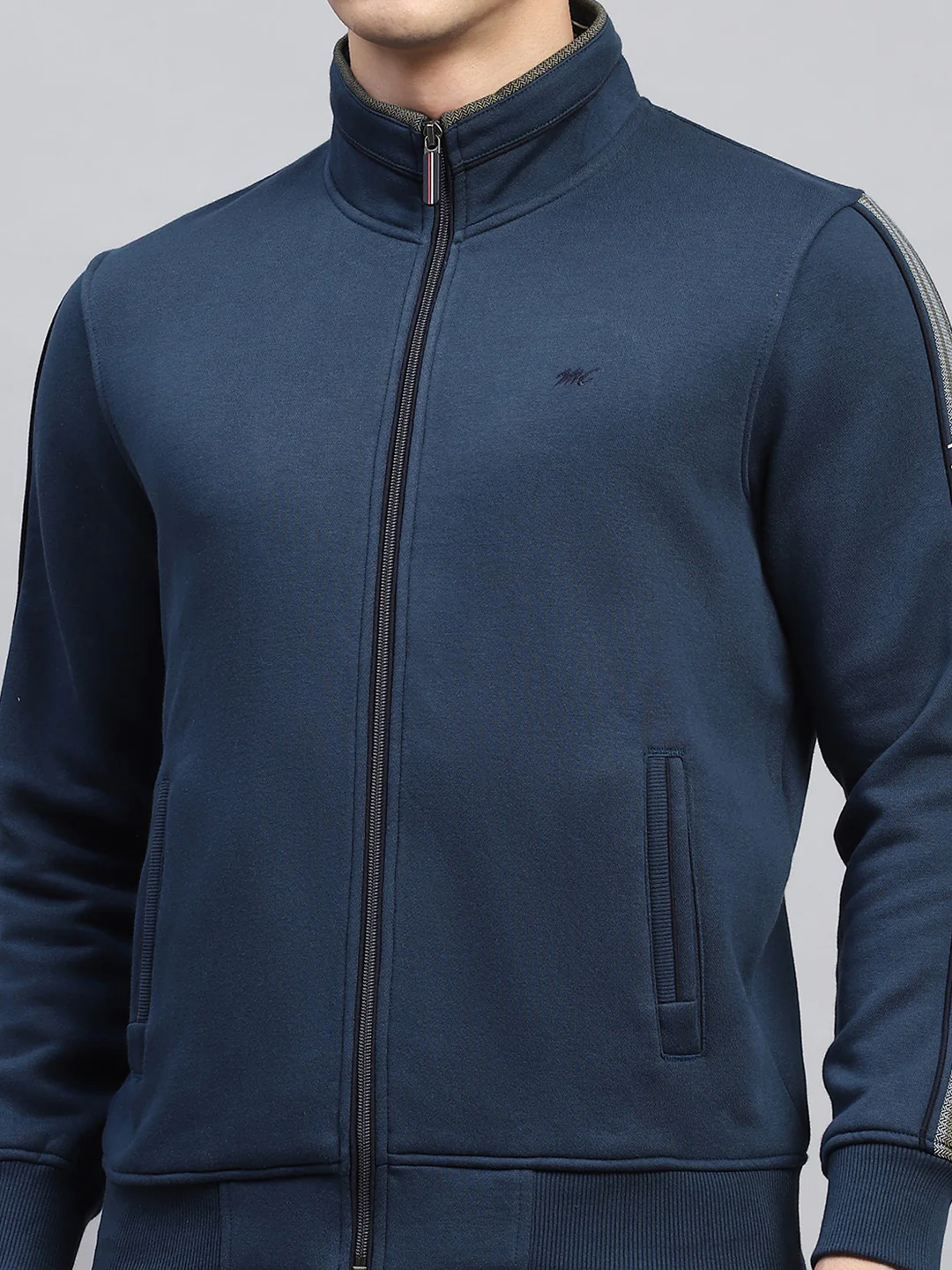 Men Navy Blue Solid Mock Neck Full Sleeve Winter Tracksuit - Image 6