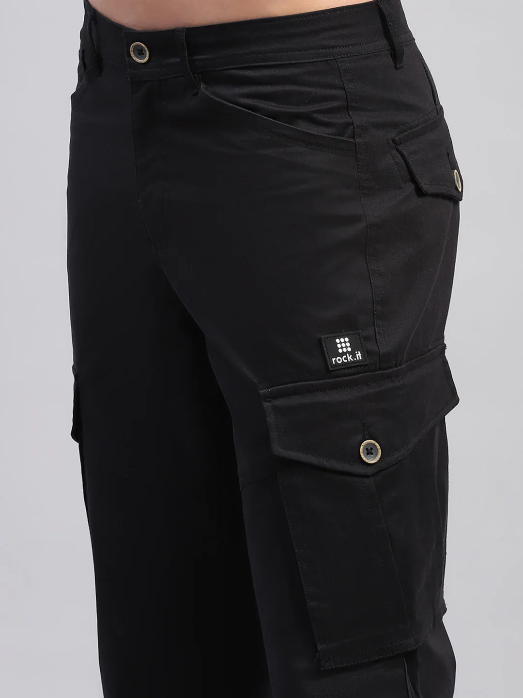 Rock.it Men Black Solid Regular Fit Cargo - Image 2