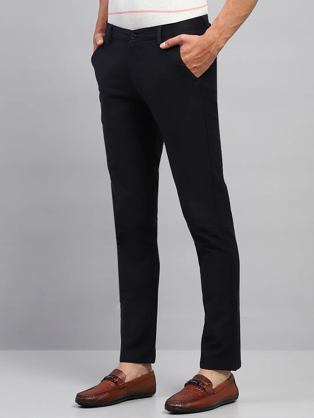 Men Navy Blue Solid Regular Fit Trouser - Image 3