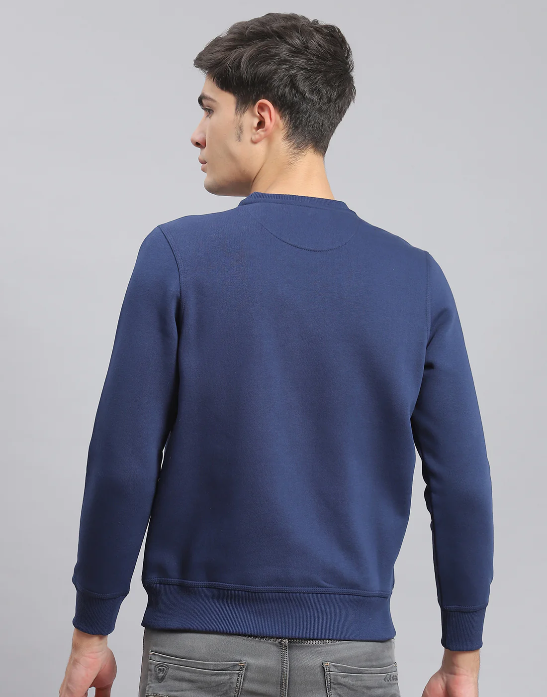 Men Navy Blue Solid Round Neck Full Sleeve Sweatshirt - Image 5