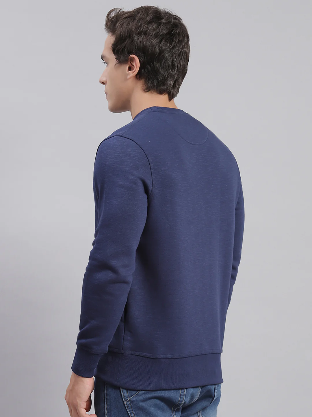 Men Navy Blue Solid Round Neck Full Sleeve Sweatshirts - Image 5