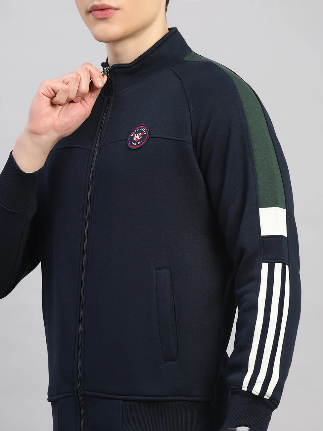 Men Navy Blue Solid Round Neck Full Sleeve Winter Tracksuit - Image 6