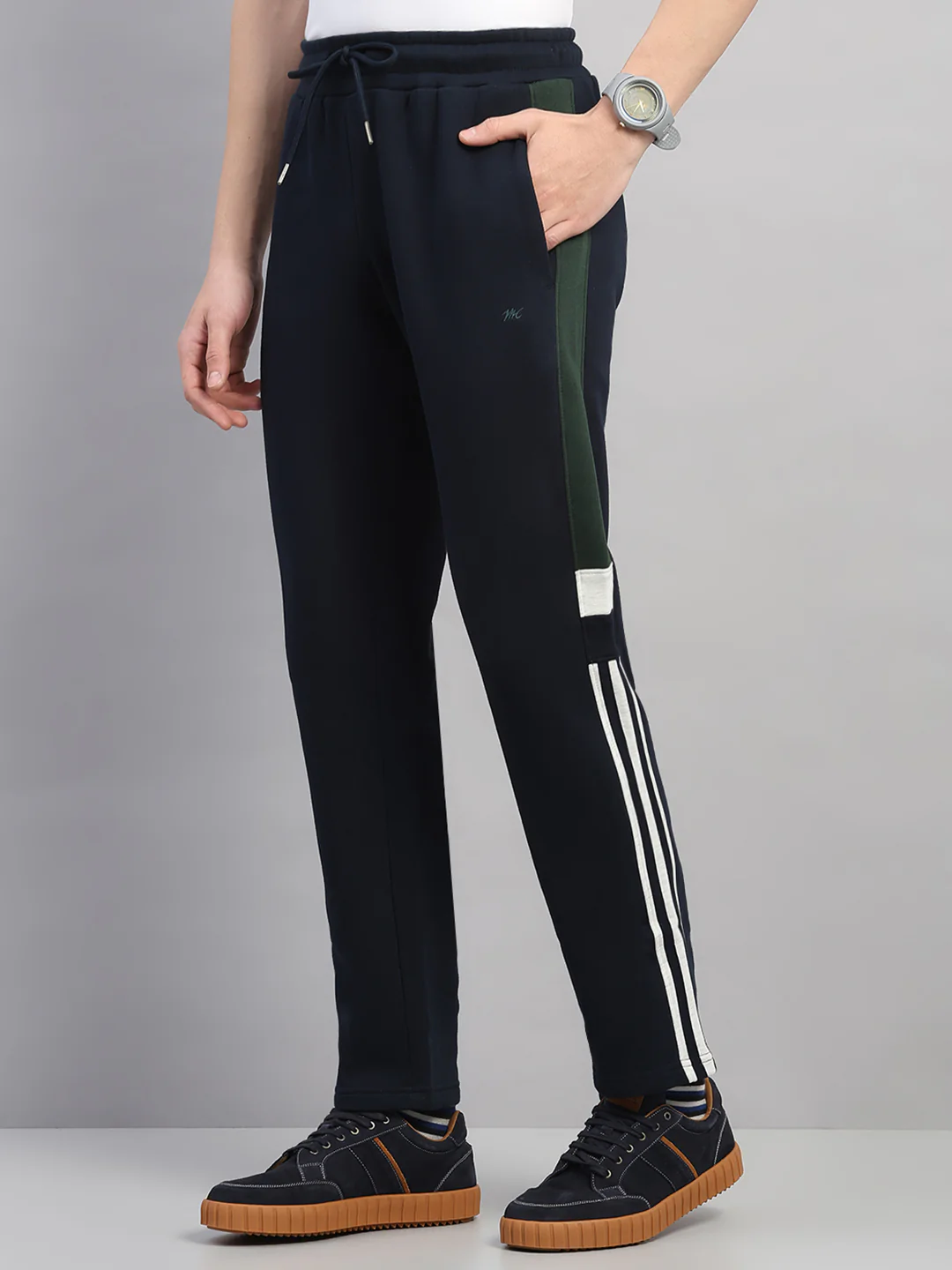 Men Navy Blue Solid Round Neck Full Sleeve Winter Tracksuit - Image 7