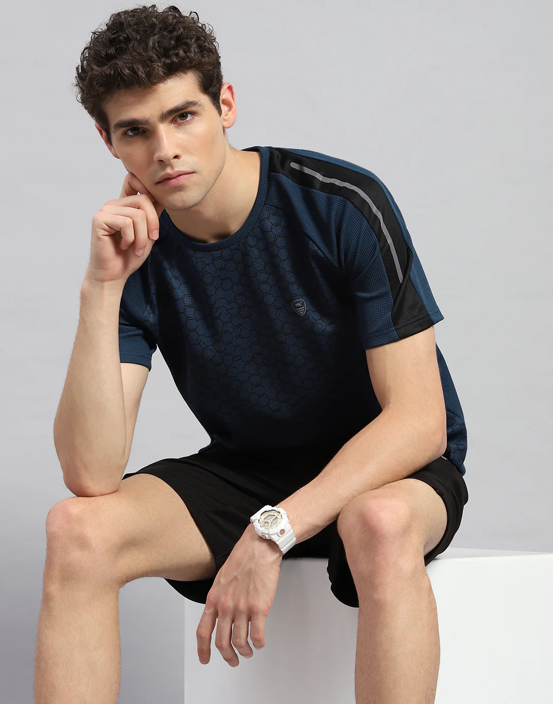 Men Navy Blue Solid Round Neck Half Sleeve T-Shirt - Image 6