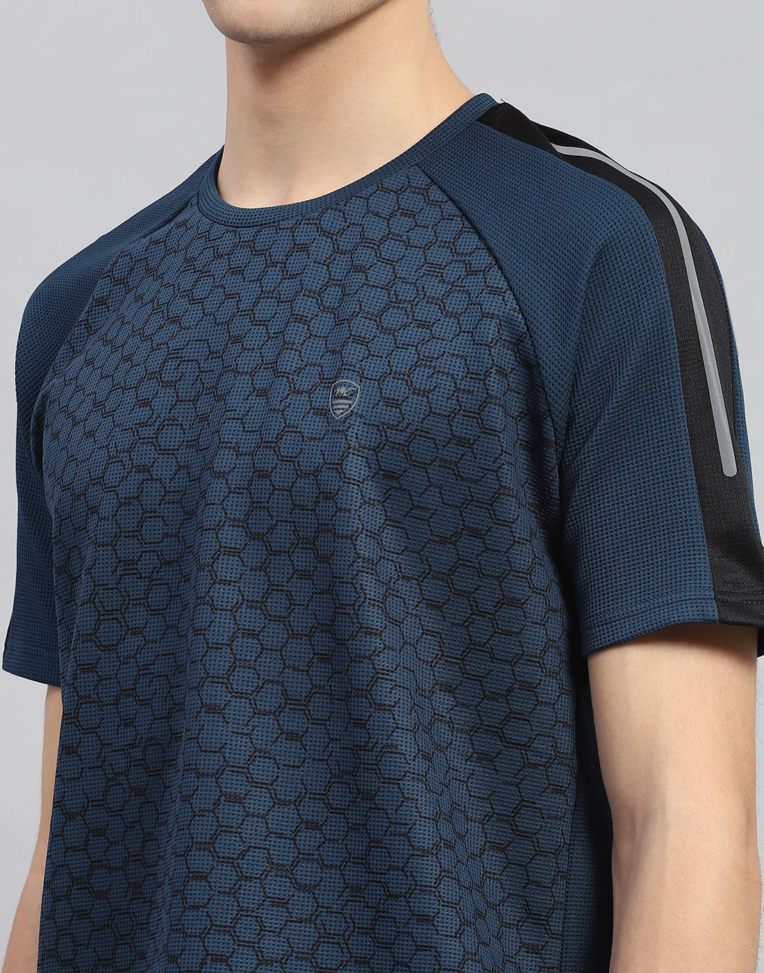 Men Navy Blue Solid Round Neck Half Sleeve T-Shirt - Image 7