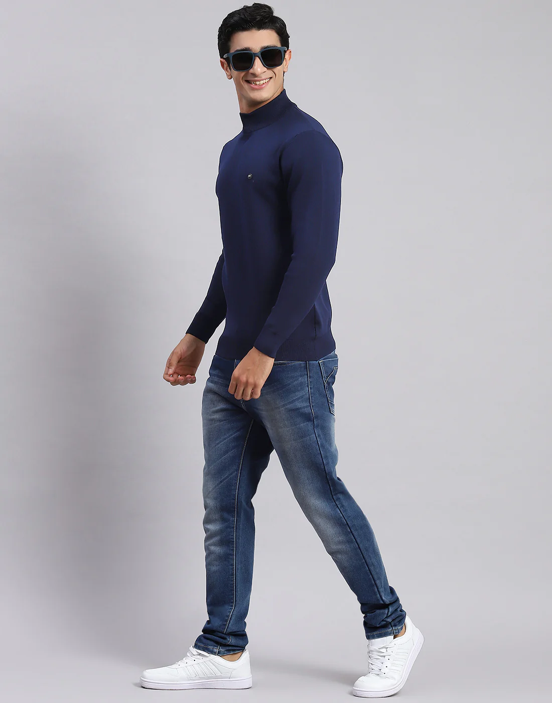 Men Navy Blue Solid T Neck Full Sleeve Sweaters/Pullovers - Image 2