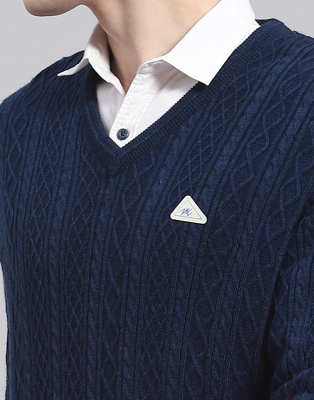 Men Navy Blue Solid V Neck Full Sleeve Pullover - Image 7