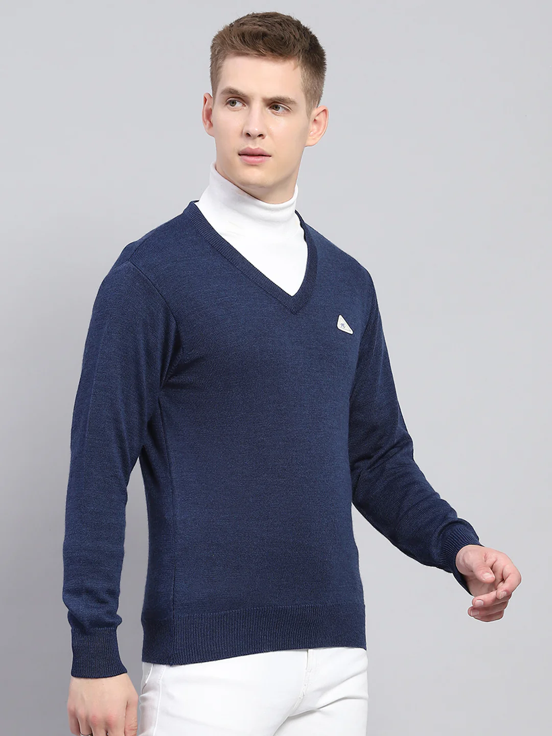 Men Navy Blue Solid V Neck Full Sleeve Pullover - Image 4