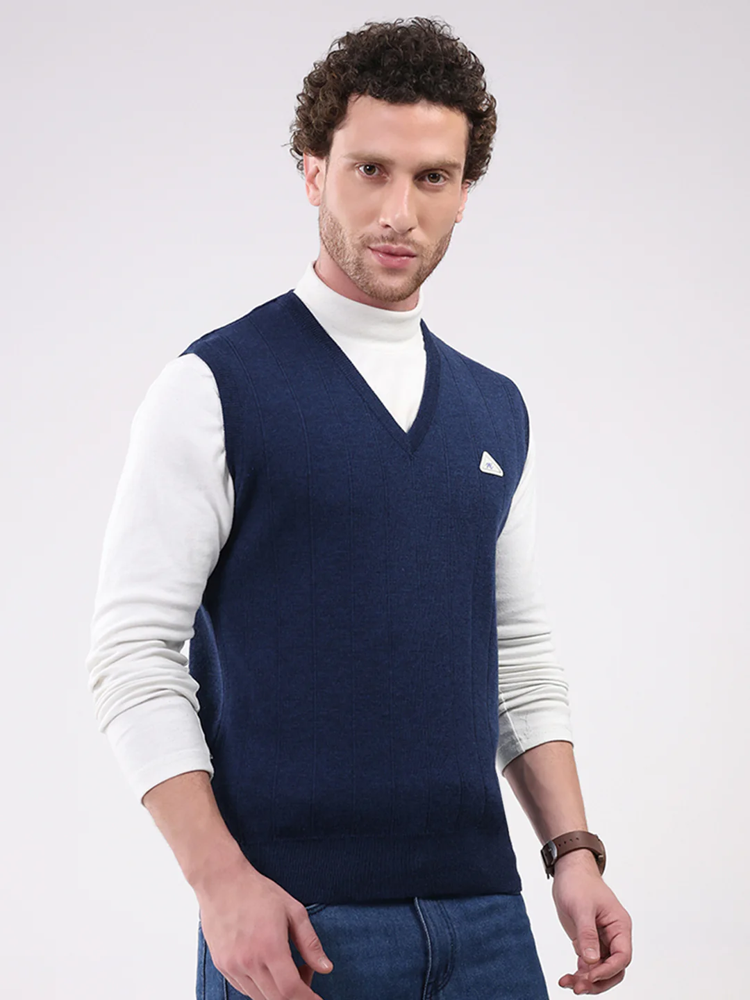 Men Navy Blue Solid V Neck Sleeveless Sweater - Image 4