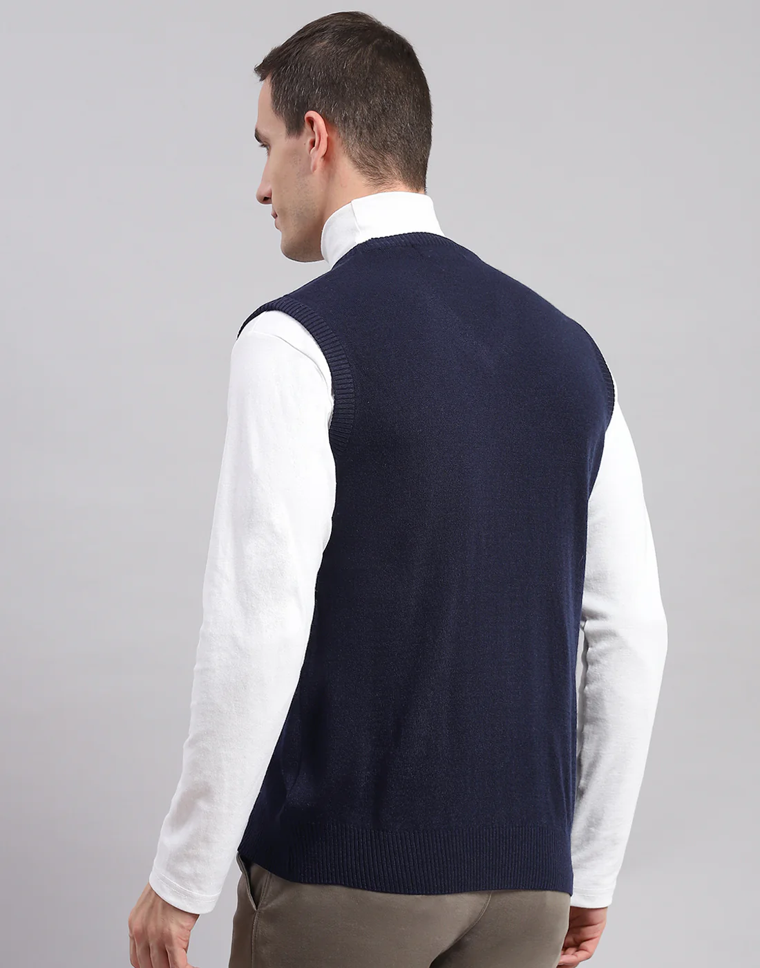 Men Navy Blue Solid V Neck Sleeveless Sweaters/Pullovers - Image 5