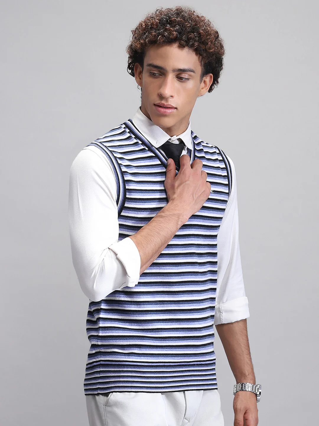 Men Navy Blue Stripe V Neck Sleeveless Sweater - Image 4