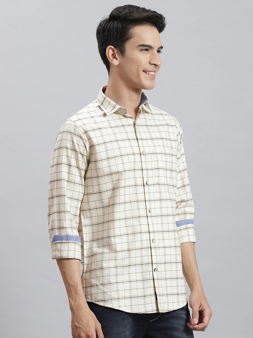 Men Off White Check Collar Full Sleeve Shirts - Image 4